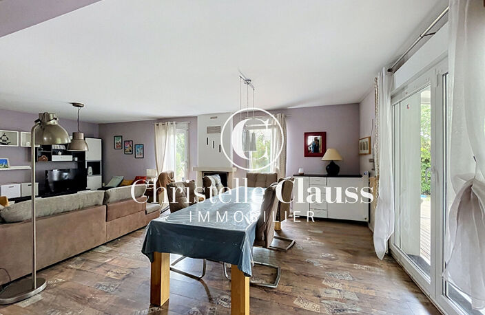 Maison Contemporaine avec Jardin et Terrasse — photo 4