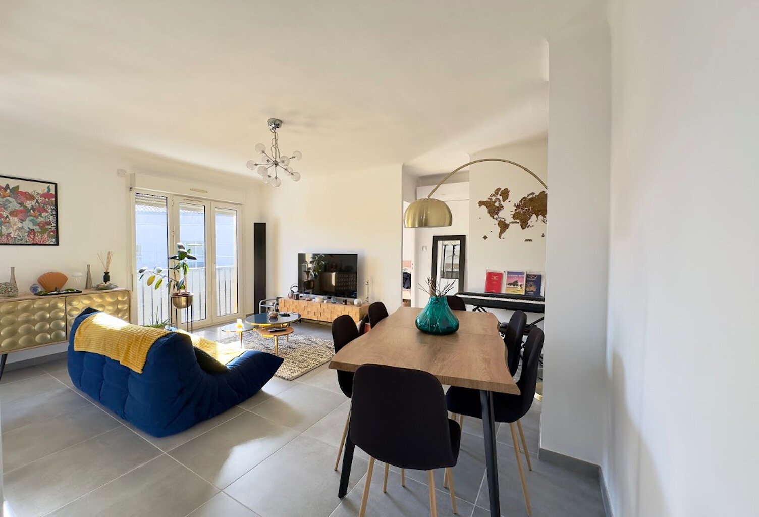 À VENDRE T3 72 M2 AVEC CAVE ET PARKING DANS LE CENTRE DE LA COURONNE — photo 1