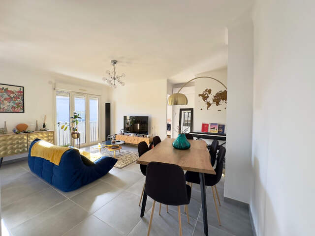 À VENDRE T3 72 M2 AVEC CAVE ET PARKING DANS LE CENTRE DE LA COURONNE — photo du bien