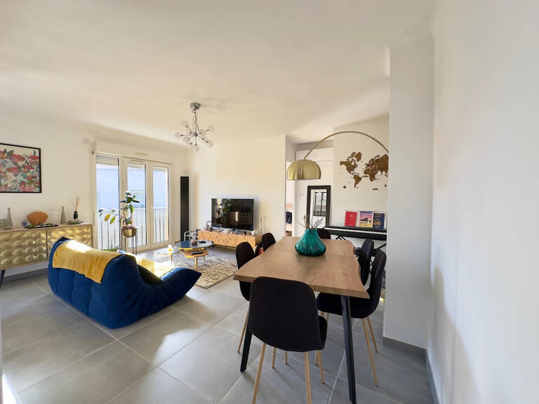 À VENDRE T3 72 M2 AVEC CAVE ET PARKING DANS LE CENTRE DE LA COURONNE — photo 1