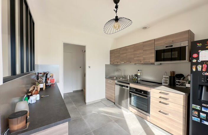 À VENDRE T3 72 M2 AVEC CAVE ET PARKING DANS LE CENTRE DE LA COURONNE — photo 3