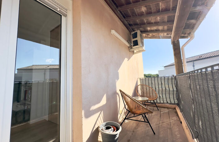 À VENDRE T3 72 M2 AVEC CAVE ET PARKING DANS LE CENTRE DE LA COURONNE — photo 4