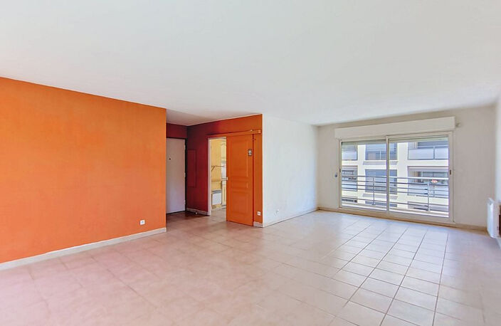VENTE EN EXCLUSIVITE - SAINT-RAPHAËL - CENTRE-VILLE - APPARTEMENT 4 PIECES AVEC GARAGE — photo 4