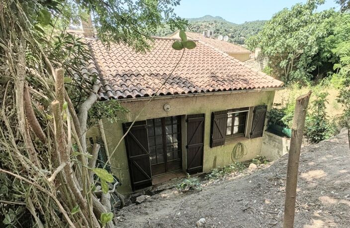 Collobrières - Maison de village à rénover avec garage, terrasse — photo 2