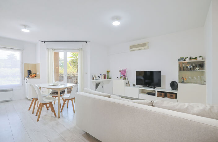 Appartement T3 rénové de 57m2 - Garage en sous-sol - Hyères — photo 4