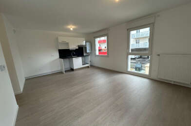 Appartement 3 pièces 827 €