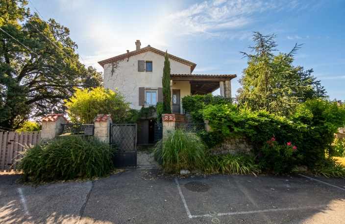 Coup de cœur à Joyeuse : maison de caractère classée B, jardin clos et piscine à réhabiliter — photo 2