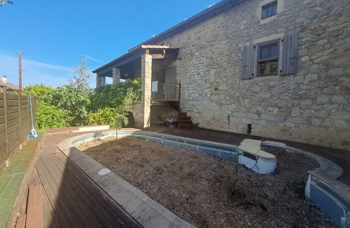 Coup de cœur à Joyeuse : maison de caractère classée B, jardin clos et piscine à réhabiliter — photo 4