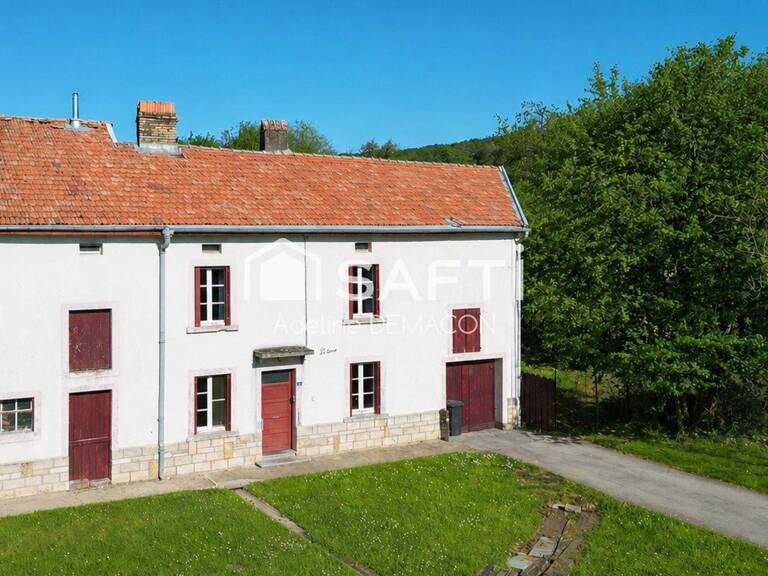 Maison individuelle avec écurie, garage, jardin et ruisseau — photo 1