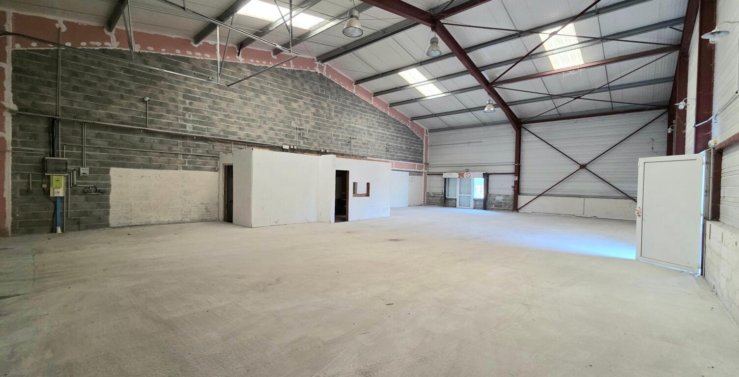 Grand volume pour activité de bureaux et stockage — photo 1