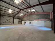 Grand volume pour activité de bureaux et stockage — photo 2