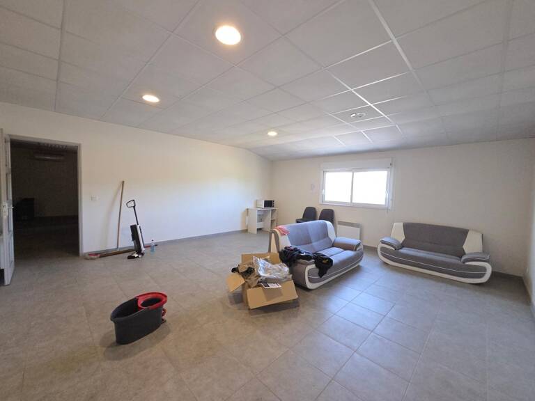 Grand volume pour activité de bureaux et stockage — photo 1