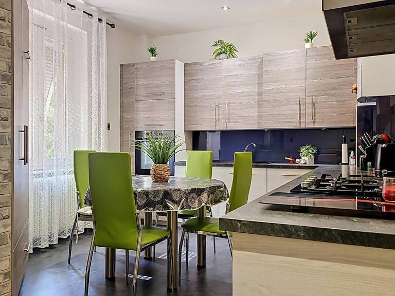 COLMAR Saint-Antoine  Spacieux appartement rénové de 102 m² avec cave, dépendances et stationnement — photo 1
