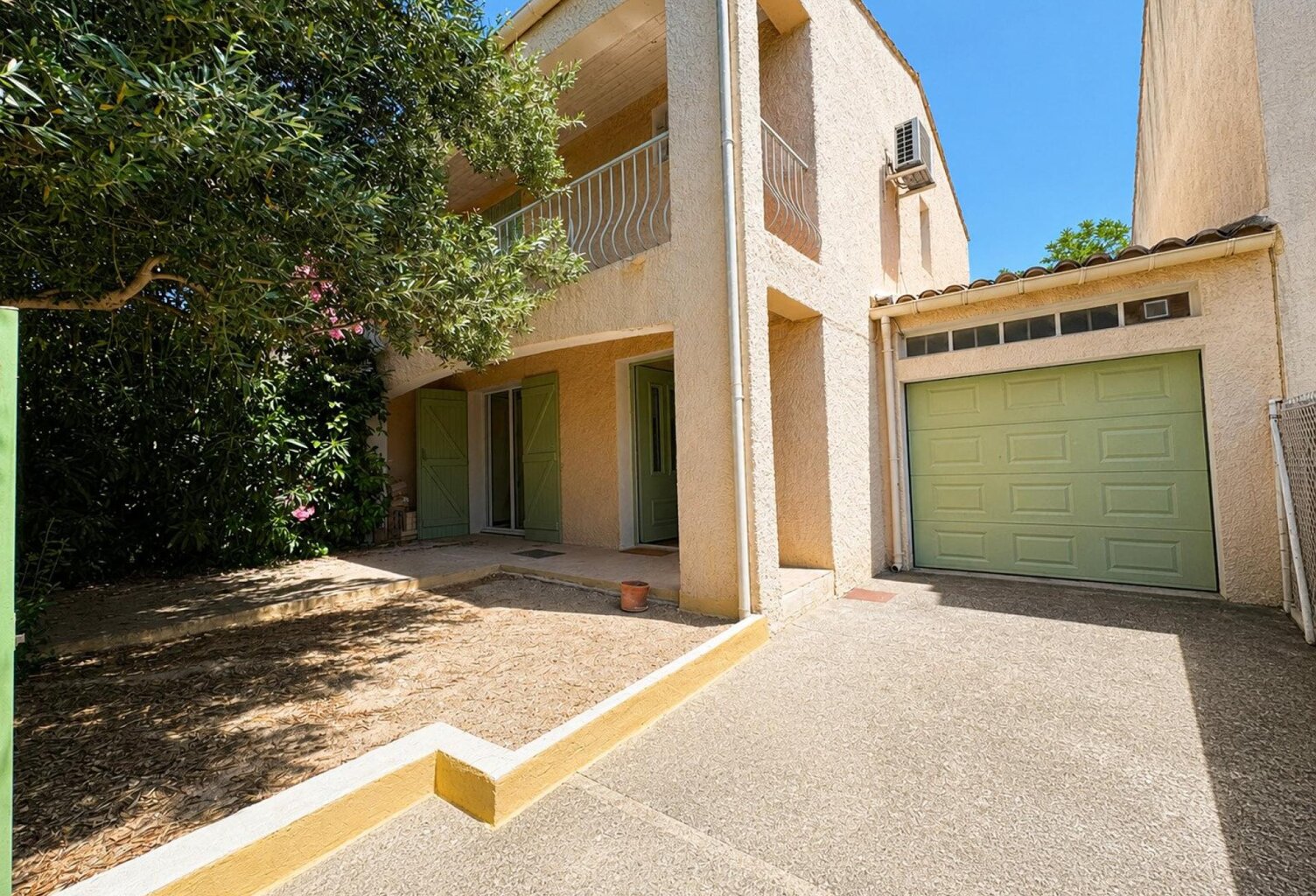 Maison 107 m² avec garage sur 256 m² de terrain — photo 1