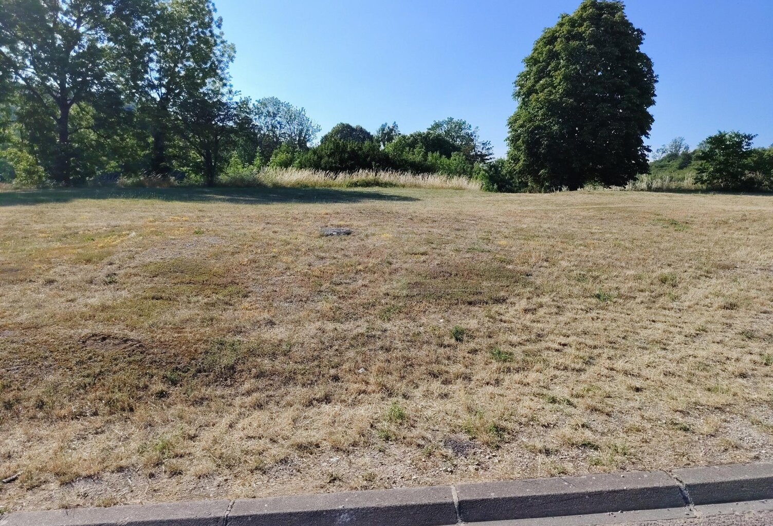 Terrain à vendre à Léry d'environ 700m2 — photo 1