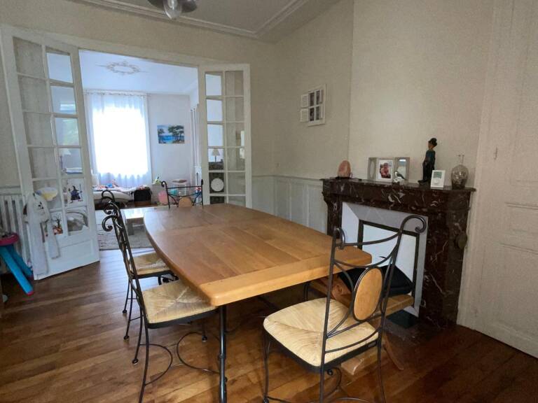 Maison 4 chambres, 2 bureaux, jardin, terrasse. — photo 1