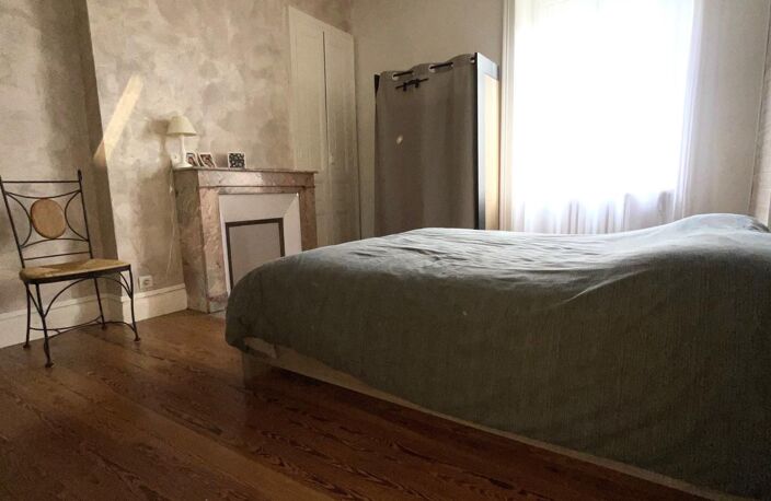 Maison 4 chambres, 2 bureaux, jardin, terrasse. — photo 3