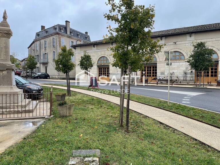 Maison de village à rénover avec garage et jardin — photo 1