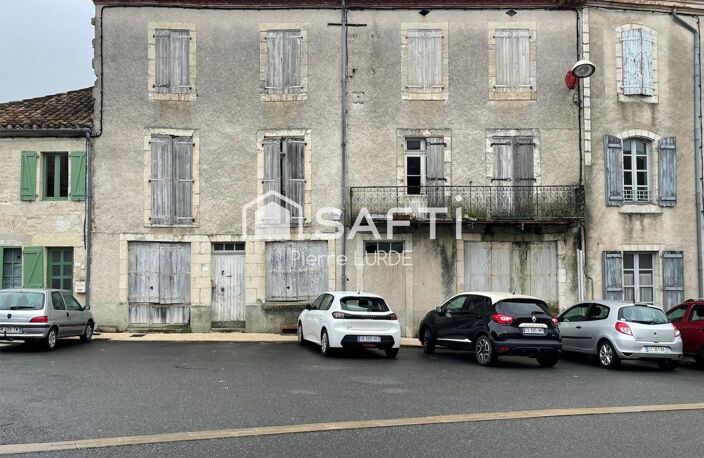 Maison de village à rénover avec garage et jardin — photo 3