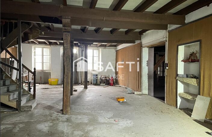 Maison de village à rénover avec garage et jardin — photo 4