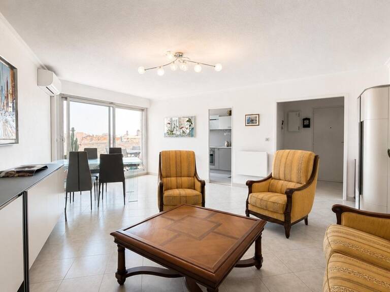 Appartement 4 pièces de 94 m²  Centre-ville de Saint-Raphaël — photo 1