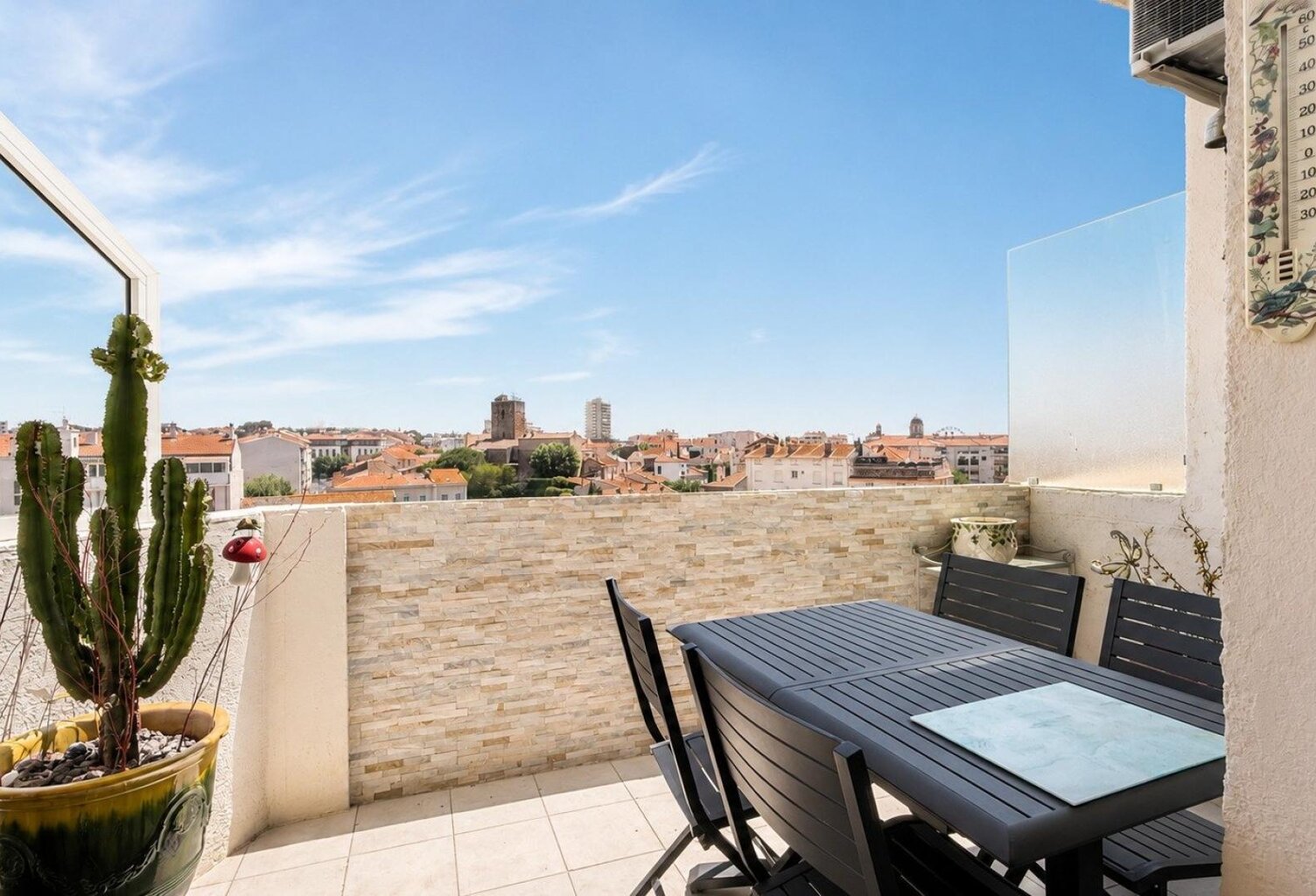 Appartement 4 pièces de 94 m²  Centre-ville de Saint-Raphaël — photo 1