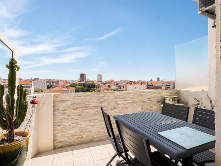 Appartement 4 pièces de 94 m²  Centre-ville de Saint-Raphaël — photo 1