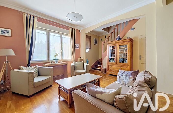 Vente Maison/villa 8 pièces — photo 2