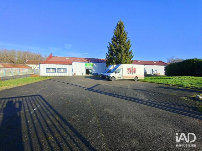 Location Local d'activités 625 m&sup2; — photo 1