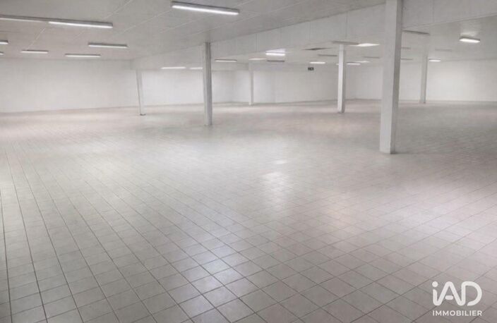 Location Local d'activités 625 m&sup2; — photo 2