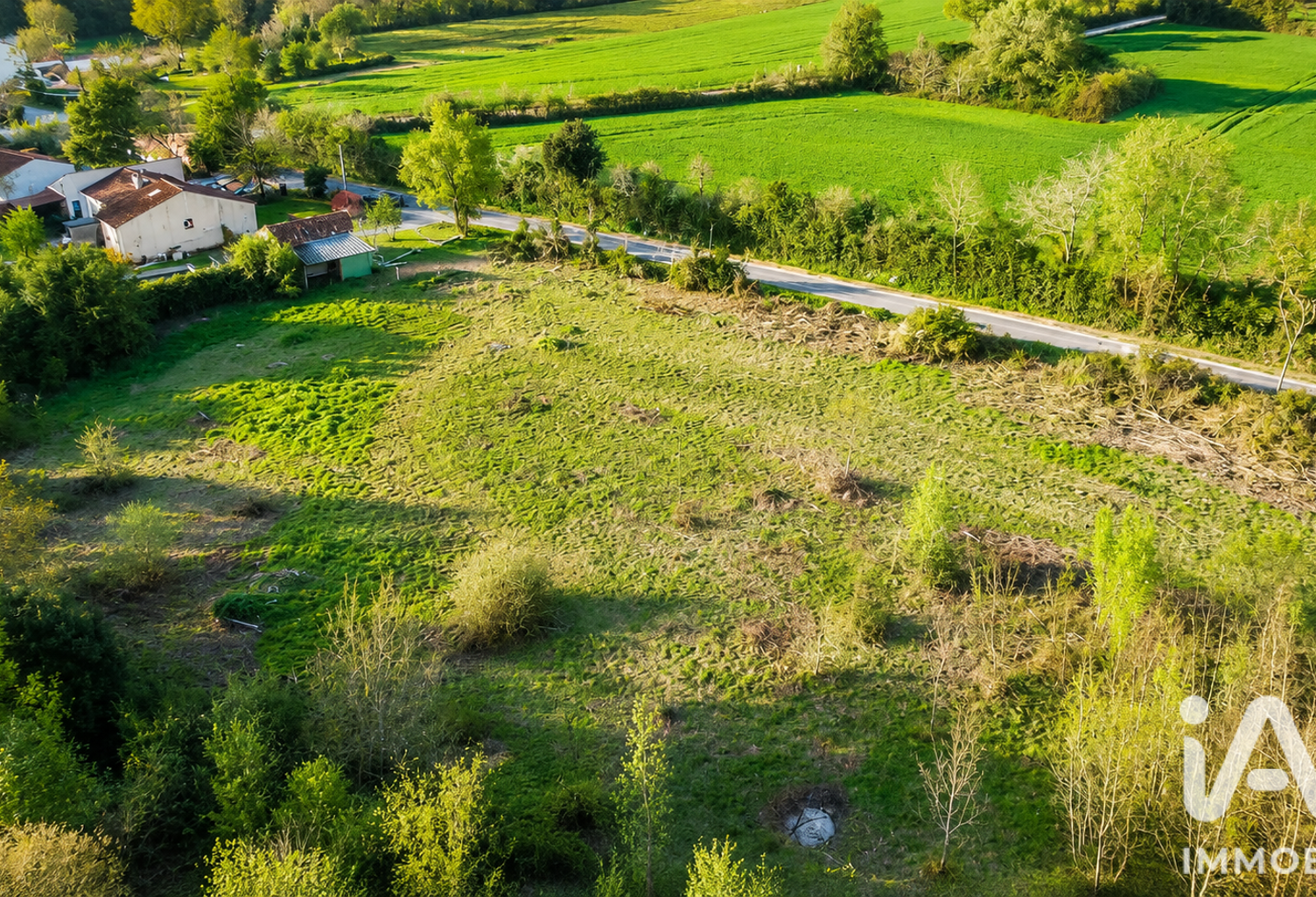 Vente Terrain 2 420 m&sup2; — photo 1