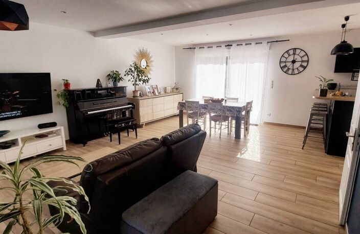 Vente Maison/villa 8 pièces — photo 2
