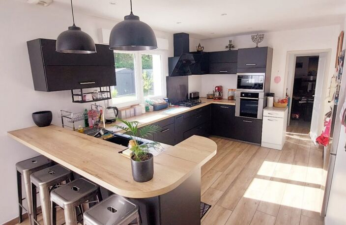 Vente Maison/villa 8 pièces — photo 3