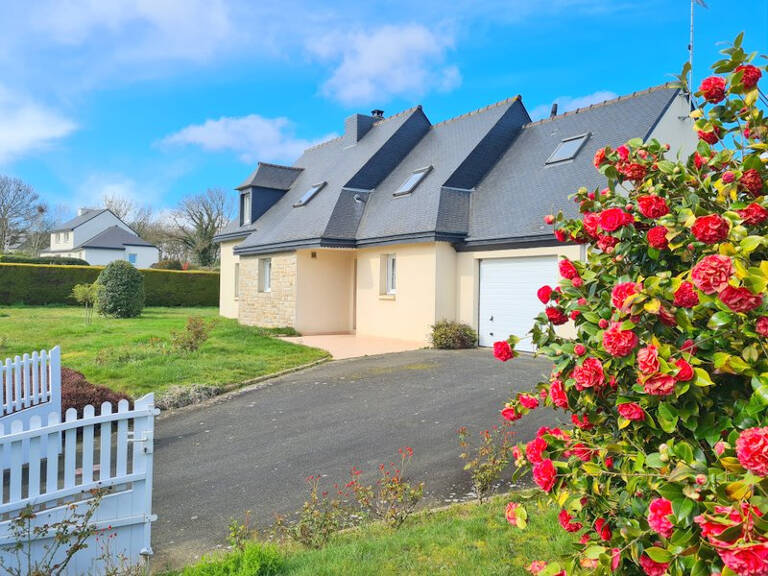 Maison familiale parfaitement entretenue avec vie de plain-pied et grand garage-atelier. — photo 1