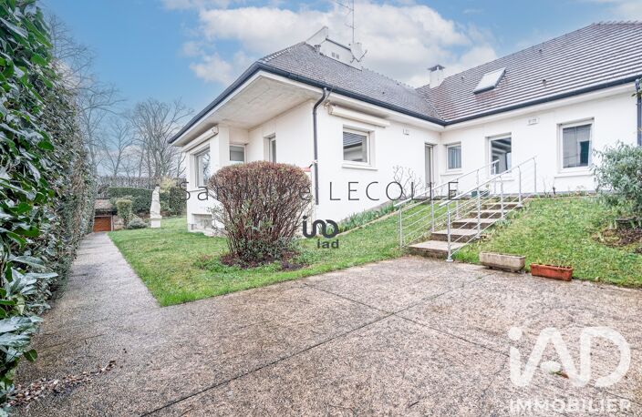Vente Maison/villa 9 pièces — photo 2