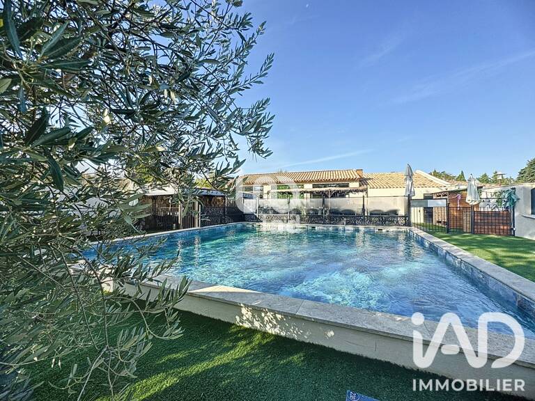 Vente Local commercial 100 m&sup2; — photo 1