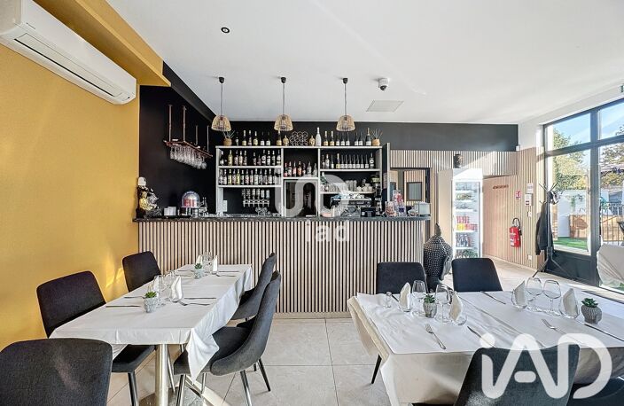 Vente Local commercial 100 m&sup2; — photo 2