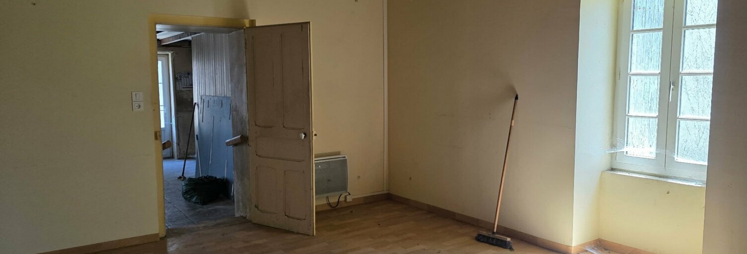 Maison 8 Pièces 200 m² à vendre à Bazoges-en-Pareds (85390)