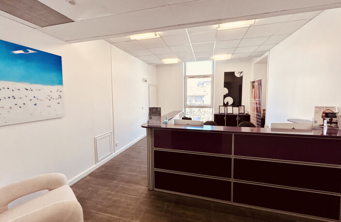 Exceptionnel ensemble de bureaux de prestige   311,49 m2   A — photo 2