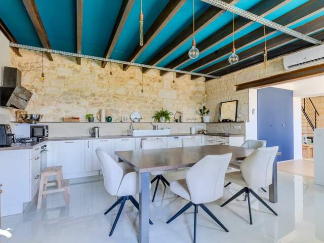 Maison de bourg de 8 pièces principales — photo du bien