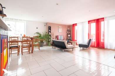 Appartement 7 pièces 442260 €