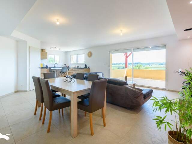 Contemporaine de 4 pièces principales — photo du bien