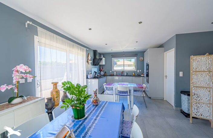 Vente maison 4 pièces 106 m² Parentis-en-Born (40160) — photo 3