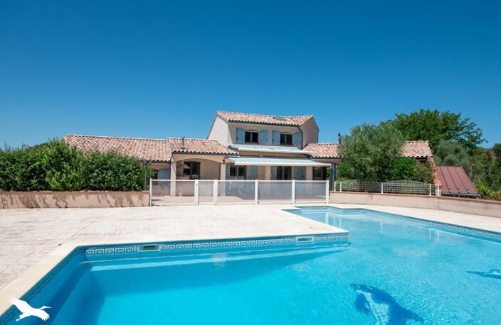 Villa de 6 pièces principales — photo 2