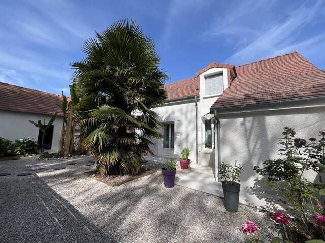 Maison en pierre de 4 pièces principales — photo du bien