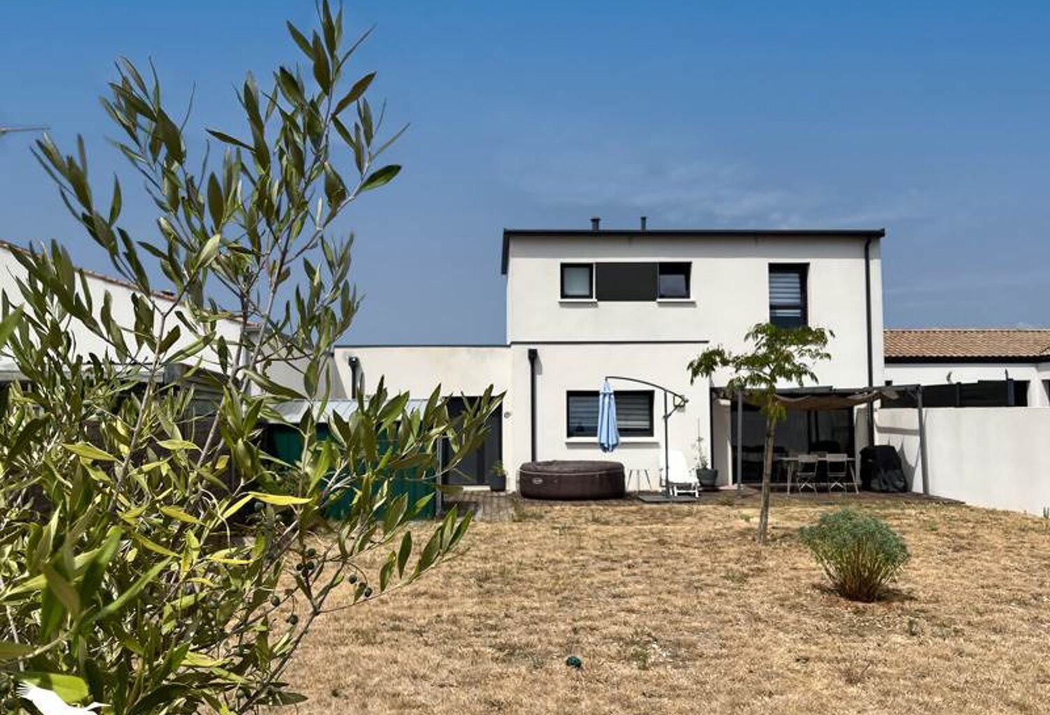 Contemporaine de 5 pièces principales — photo 1