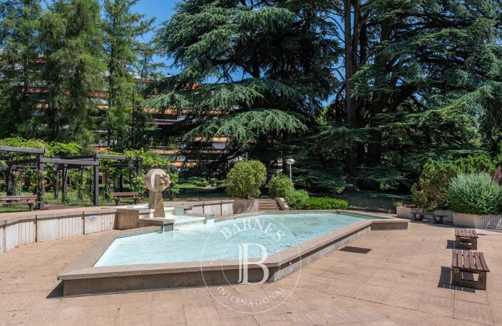 Ecully - Centre - Appartement de 142,57 m² - Grande terrasse - 4 chambres - Garage - Cave — photo 4
