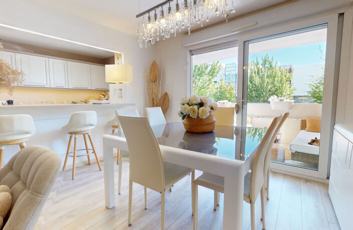 APPARTEMENT DE STANDING DE 93M2 AVEC SUPERBE TERRASSE DE 17M — photo 3