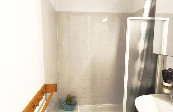 Studio cabine au 1er étage d''environ 25 m² avec loggia vitrée — photo 3