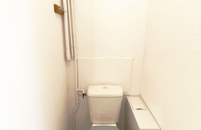 Studio cabine au 1er étage d''environ 25 m² avec loggia vitrée — photo 4